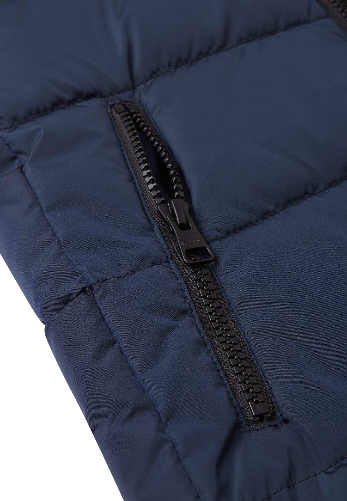 REIMA warmer Wintermantel Lunta<br> Gr. 116<br> warm wattiert mit Fellex (künstliche Daune)<br> Pelz wegnehmbar<br> lang geschnitten, leicht glänzend<br> WS 5'000 mm