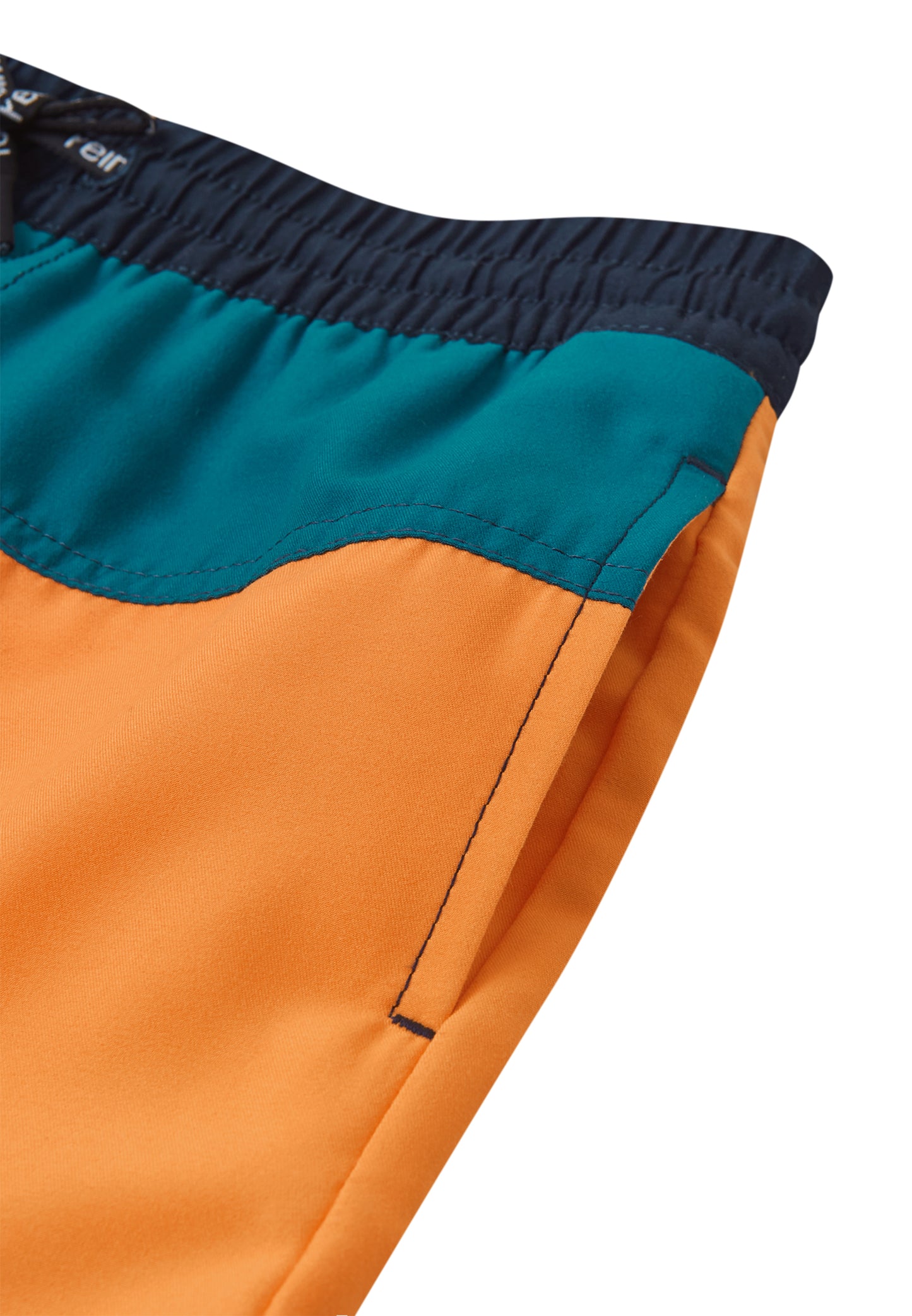 REIMA Badehose <br> Palmu <br>Gr. 110, 122, 128, 134, 152<br> UV-Schutzfaktor 50+<br> schnelltrocknend<br> Netzhose innen <br>Bund regulierbar<br> Länge Mitte Oberschenkel