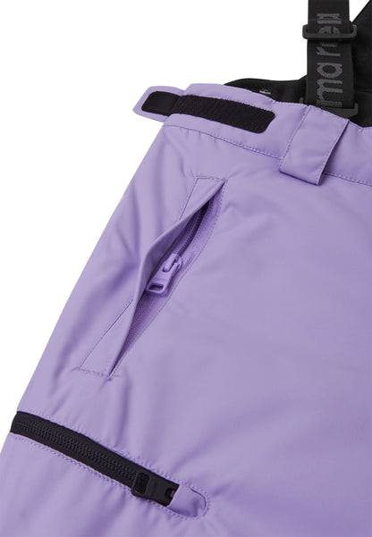 REIMA TEC+ Skihose<br> Terrie<br> Gr. 116 - 164 <br>Po-Bereich mit Fleece isoliert<br> abnehmbare Träger, Schneefang am Beinende, Taille regulierbar<br> WS 12'000 mm
